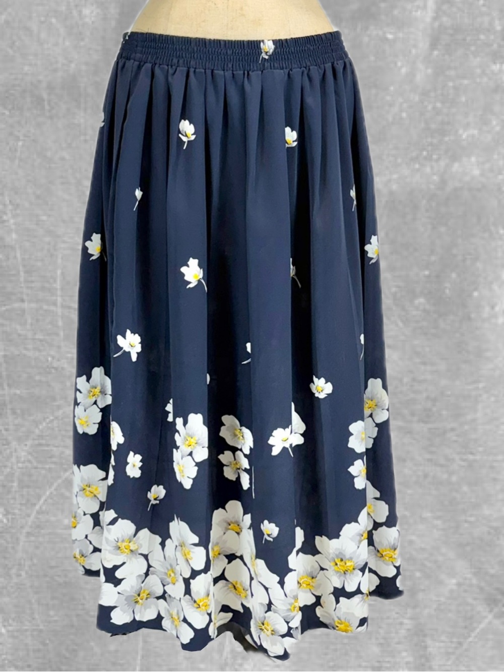 VINTAGE Daisy field long maxi skirt elastic waist floral navy blue flowers 80s